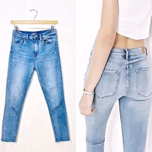 EUC | URBAN OUTFITTERS BDG High Rise Twig Grazer Raw Hem Skinny Jeans | Size 26